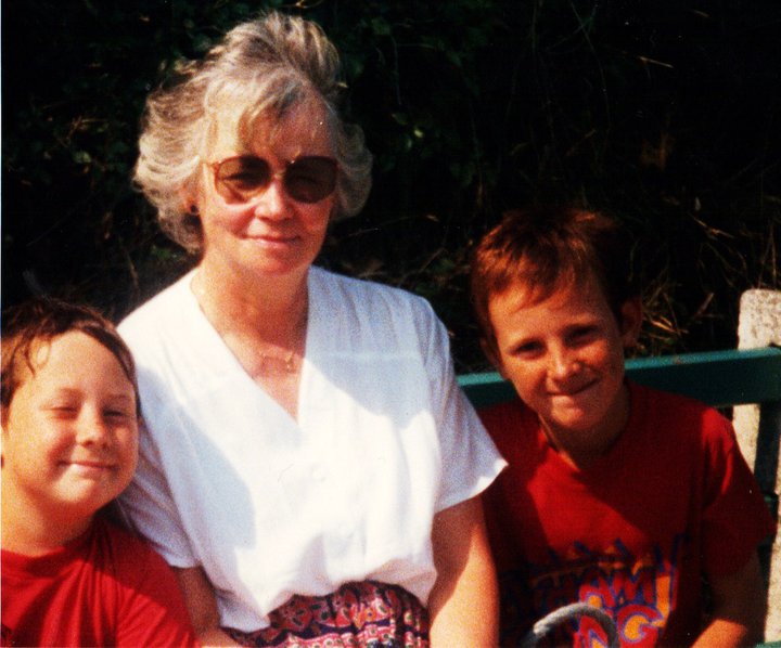 167705_10150109229115469_57323_n